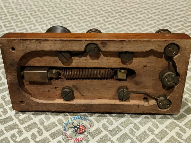 C.G.R. non oil, French spark key - Particular of articolate spring regualtion system
