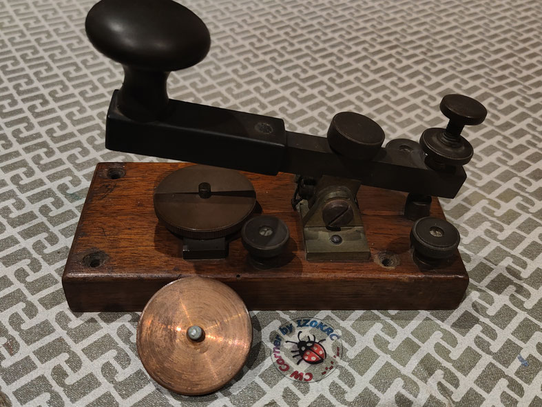 C.G.R. non oil, French spark key - Particular of heatsink disc with contact pad