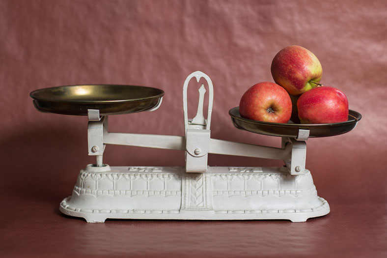 Mit einer Ernährung nach dem Pareto Prinzip, bleibst du vom Winterspeck verschont. Du ernährst dich gesund und musst dennoch nicht auf Süßes verzichten.
