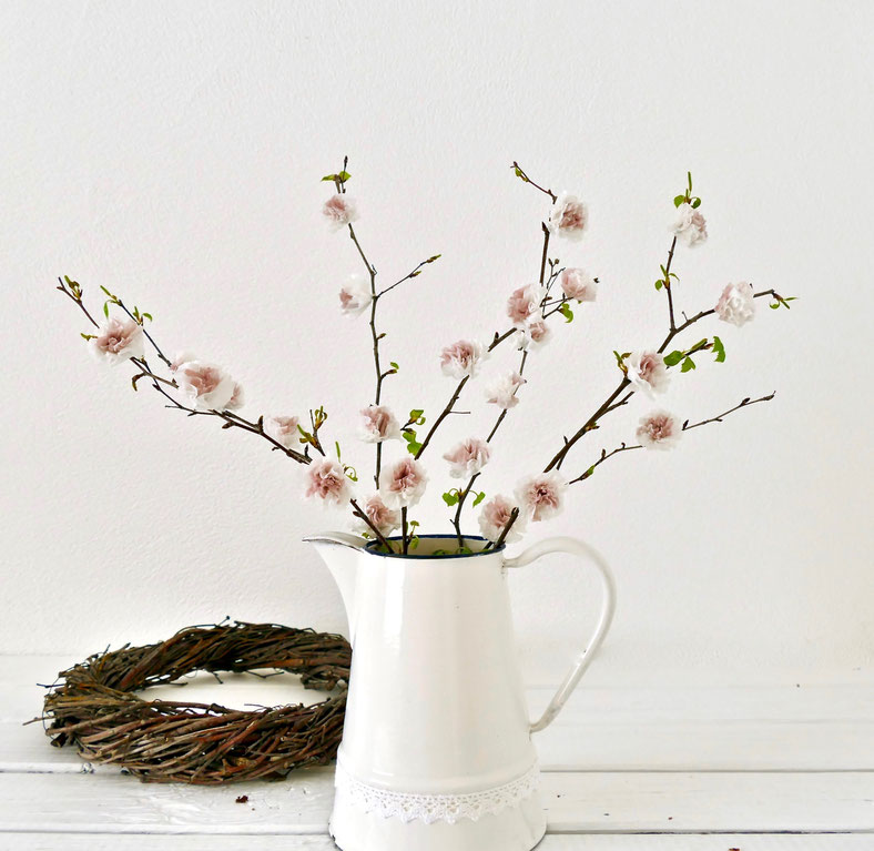 Frühlingsdeko- Blüten aus Servietten