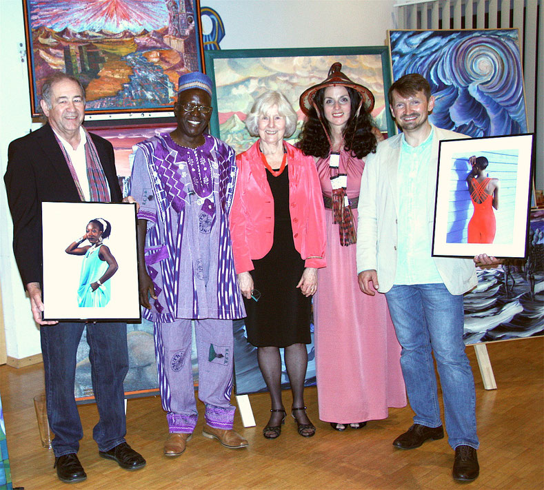 Auf dem Bild: Wolfgang Haack, Philip Nikiema, Christa Volkmann, Ulianah Nesterova, Andrei Knack