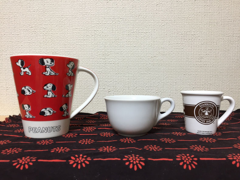 カップの写真3点。マグ、コーヒーカップ、デミタス。