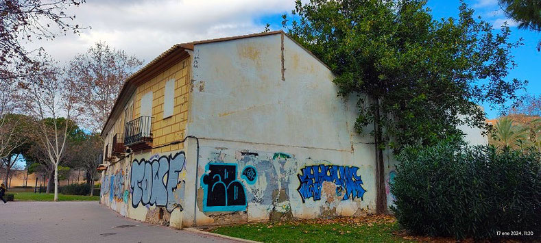 Las alquerías del Camino de Ricós de Campanar, más de dos décadas esperando ser rehabilitadas.