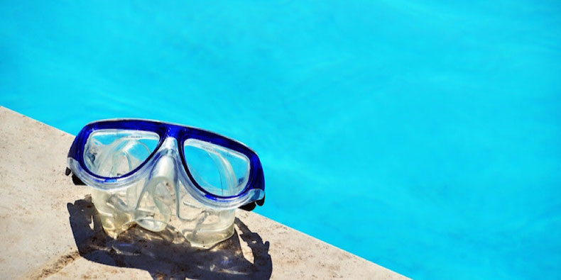 common travel scams around the world - burger abroad