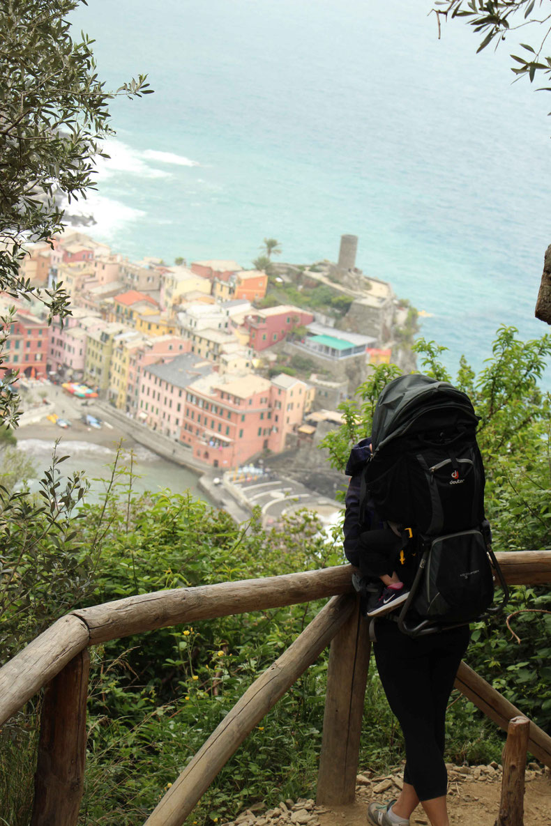 Hiking Cinque Terre with Deuter Kid Comfort 3