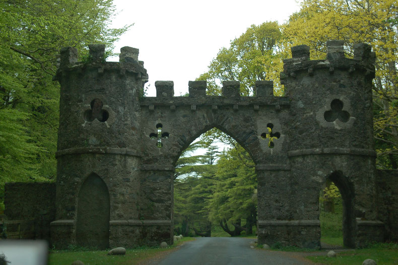 Eingang zum wunderschönen Tollymore Forest Park