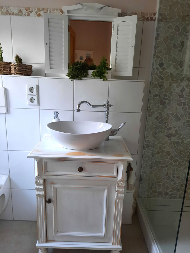 Landhaus Waschtisch "Loirette" von Land und Liebe