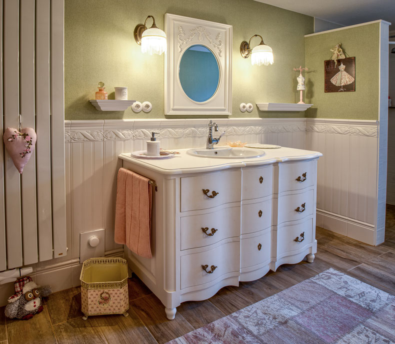 Badezimmer-Idee: Romantischer Landhausstil