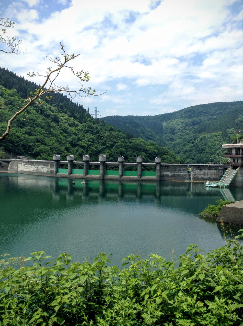 刀利ダム湖