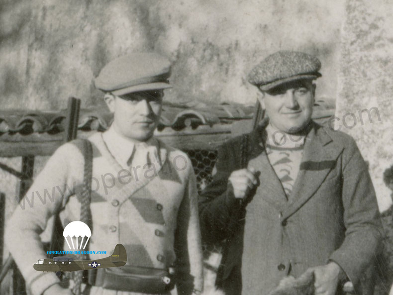 Ernest TEXTORIS et son Oncle Augustin MARCELLIN devant la ferme de Moulin Vieux à Ampus avant guerre.