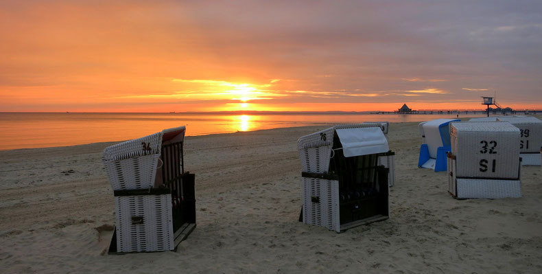 Sonnenaufgang am Fischerstrand