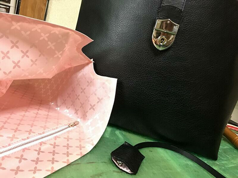 フルオーダー手彫りレザーバッグ レザーバッグ ラウンドジップボリードバッグ ボルドー オーダー