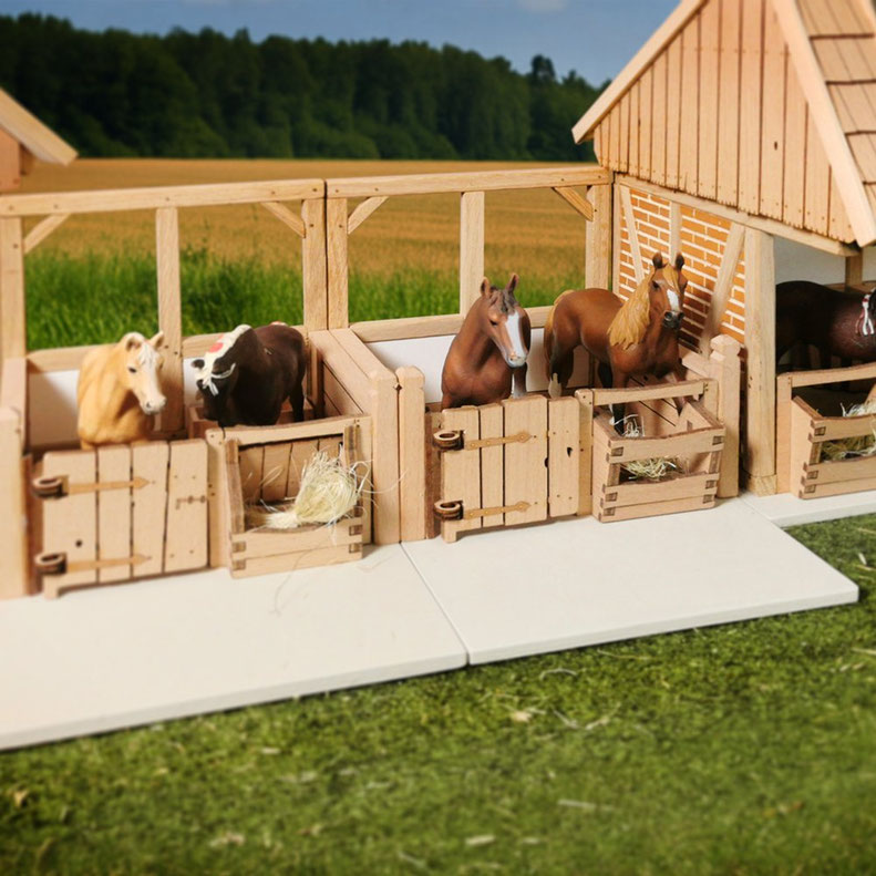 Stallbox und Pferdebox in Spielszene – passend für Schleich® Tiere