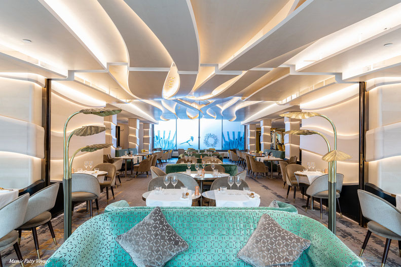 Restaurant "Le Collectionneur", Paris