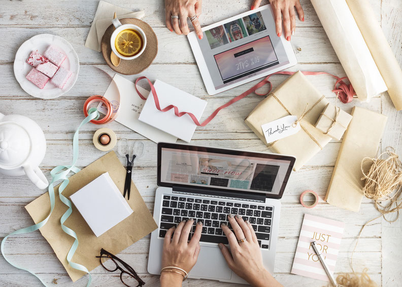 regali per freelance; regali; surfacepro; philips pico pix; iphone apple; canon; filofax original; elisabeth arden; maxtor; amazon; strivectin; smalto essie gel setter