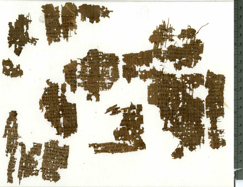 Le Papyrus Oxyrhynque 5101 (P.Oxy.LXXVII 5101) - Fragments. Il contient le Nom de Dieu YHWH, Yahvé en caractères paléo-hébraïques.