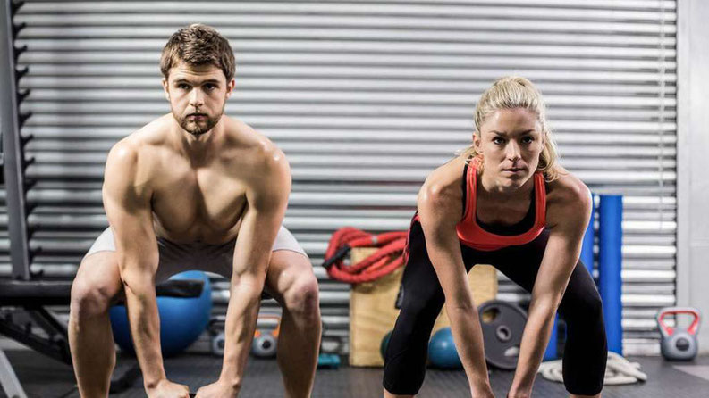 Mann und Frau macht Sport