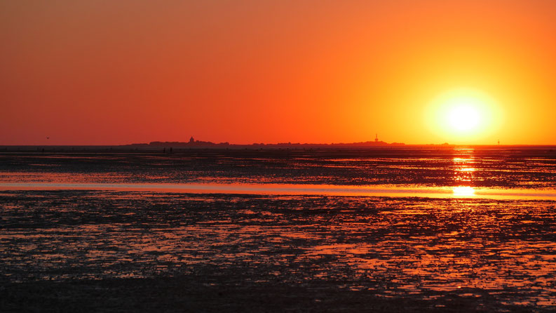 Sonnenuntergang vor Cuxhaven