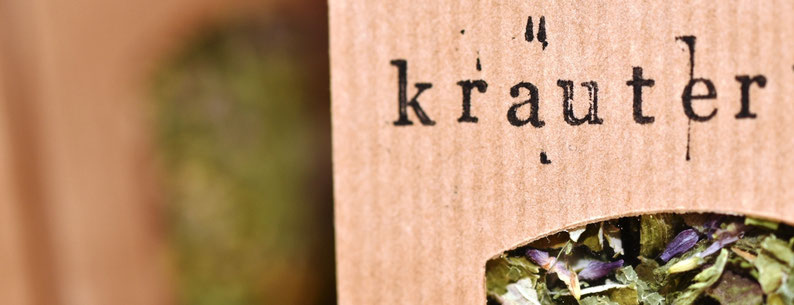 Kräutertee, krautblog.at, krautblog.com, krautfotografie.com, krautfotografie.at, krautblog, Blog, Gartenblog, Kräuterblog, Nachhaltigkeit, Lebensmittel, Landwirtschaft, Zero Waste, Achtsamkeit, Andrea Blum, Fotografie, Texte, Konzepte, Natur, Kräuter