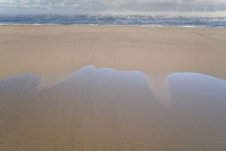 Photo de Vincent MONTHIERS issues de la série Lacune / lagune Galerie du Pyla 2025