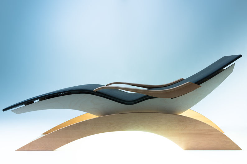 A-Relax Klangliege OM2 – elegante Liege für Wellness und Regeneration Zuhause.