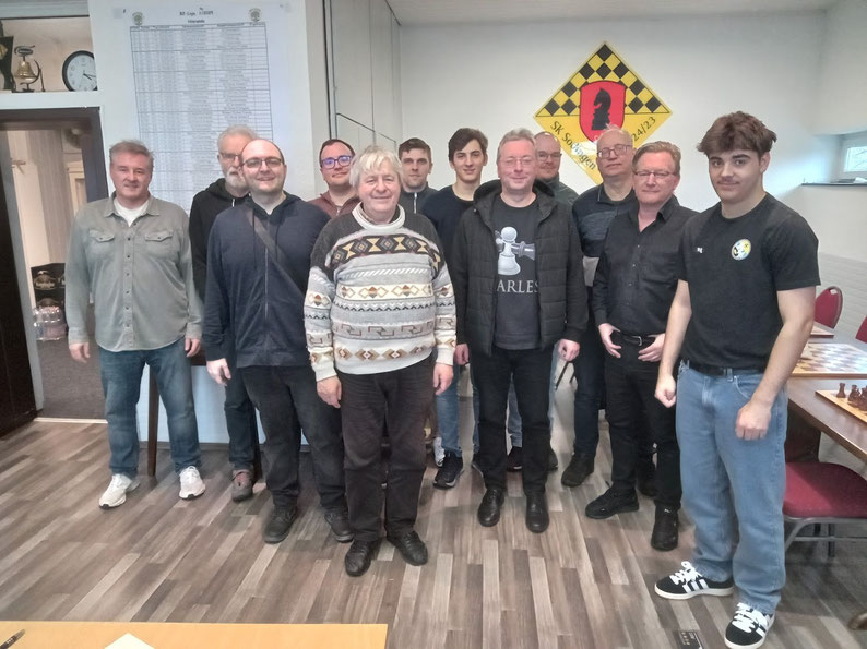 Spieler der drei Sieger-Mannschaften Erkenschwick, Solingen/Castrop und Waldrop