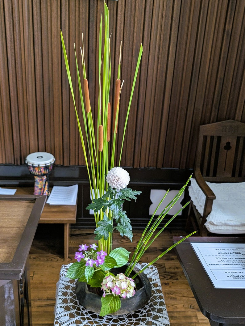 2026年6月7日（日）こころ豊かになる素敵な献花です！雅代さんのご奉仕に感謝です。