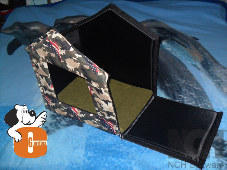 MOD-CG-057   CASA DOS AGUAS SIMPLE DESMONTABLE   CONFECCIONADO EN VINIL ESTAMPADO RELLENO DE  POLIFON DE 1/2" , BASE DE POLIESTER Y COJIN RELLENO DE ESPONJA DE 03CM.