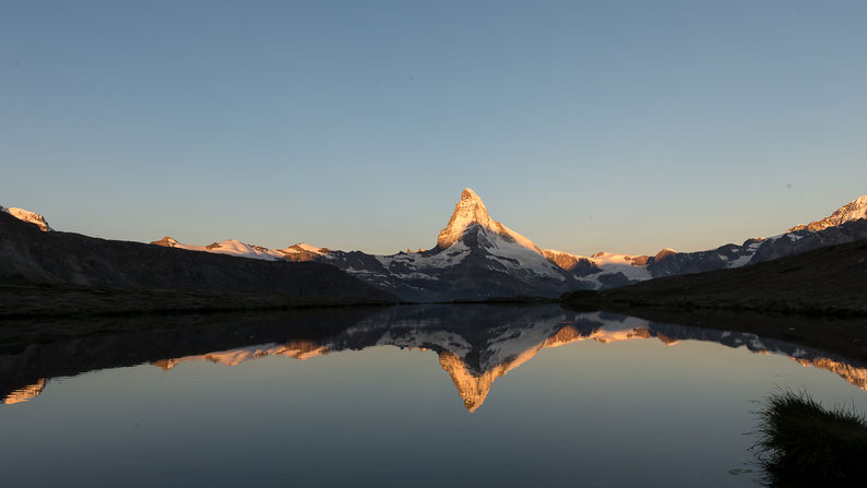 Matterhorn bei Sonnenaufgang, Schweiz