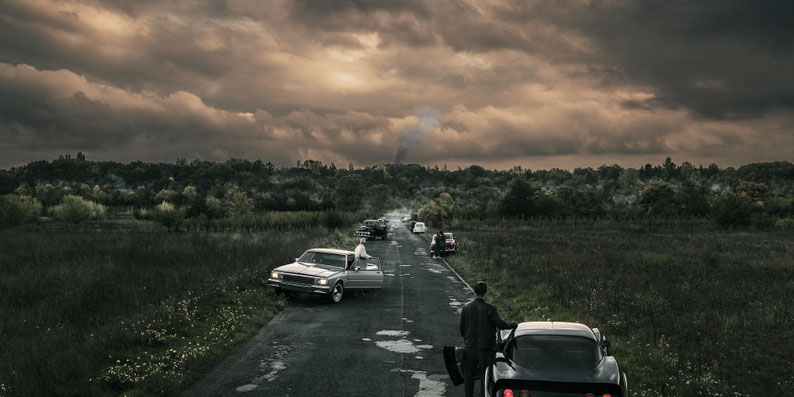 „MINERVAS ARRIVAL“, 2022. Part of „NIGHTMARE IN PARADISE“ [100 x 200 cm, pigmentierter FineArt-Print auf Hahnemühle PhotoRag© Baryta, kaschiert auf Alu-Dibond, Auflage 5+1 | Edition 50 x 100 cm, Auflage 7]