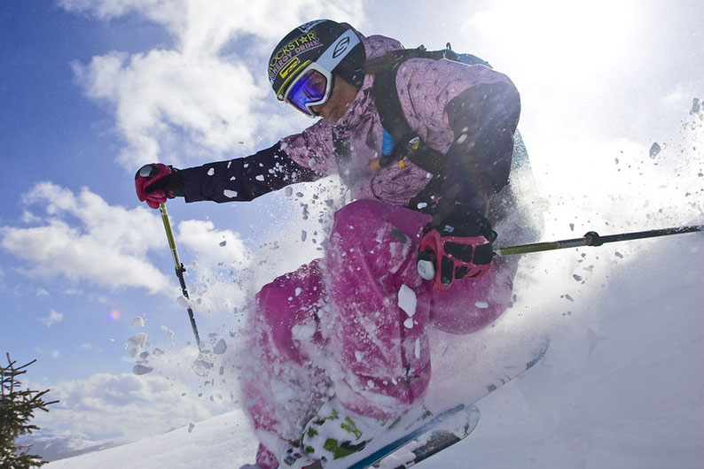 Skifahrer kommen im schneesicheren Skigebiet Grosseck-Speiereck oft sehr günstig in Fahrt.  Foto: djd/Tourismusverband Mauterndorf