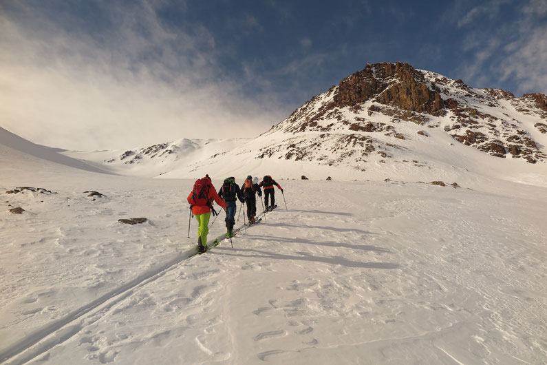 Skitourenreise Kirgistan, Skitouren in Kirgistan, AMICAL alpin Skitouren in Kirgistan, Kirgsitan, Arslanbob, Suusmyr Tal