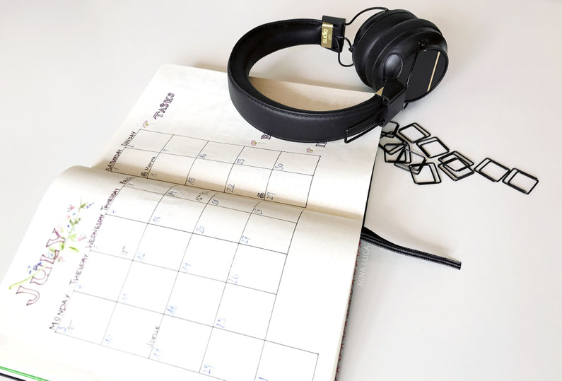 image: nina luca, dark fashion, dark fashion blog, dark fashion blogger, sudio sweden, swiss blogger, swiss fashion blogger, bullet journal blog, bullet journal, schweizer bloggerin, schweizer blogger, swiss life style blog, swiss lifestyle blog