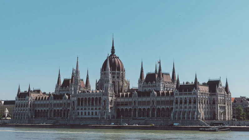bigousteppes hongrie parlement budapest