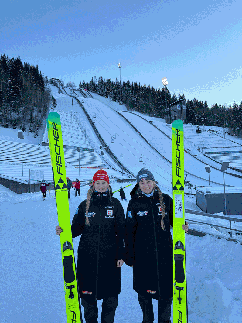 Einsatz im hohen Norden: Ronja und Maja Loh (beide VSC Klingenthal e.V.) beim FIS Continental Cup der Nordischen Kombination in Lillehammer. / Bild: VSC Klingenthal e.V.
