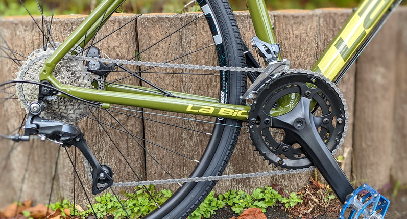 売れ筋がひ！ コスパ最強10万円以下で買える!?最新グラベルロードLa Bici セル、プラスチックフレーム