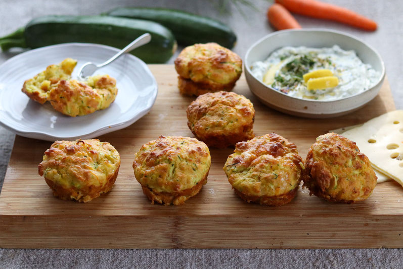 herzhafte Zucchini-Käsemuffins