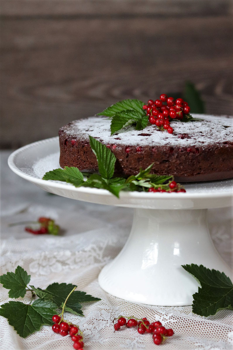 Kuchen mit roten Johannisbeeren