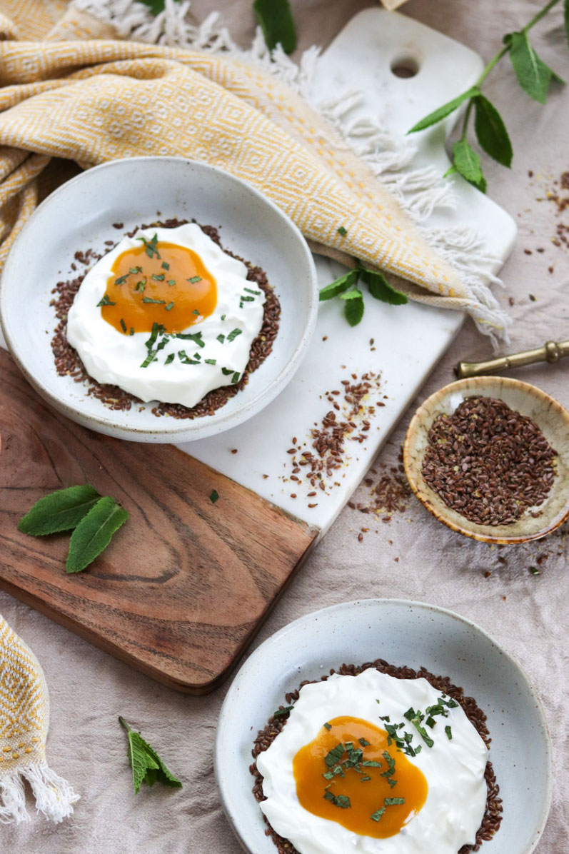 Joghurt Mangopüree aus geschroteten Leinsamen