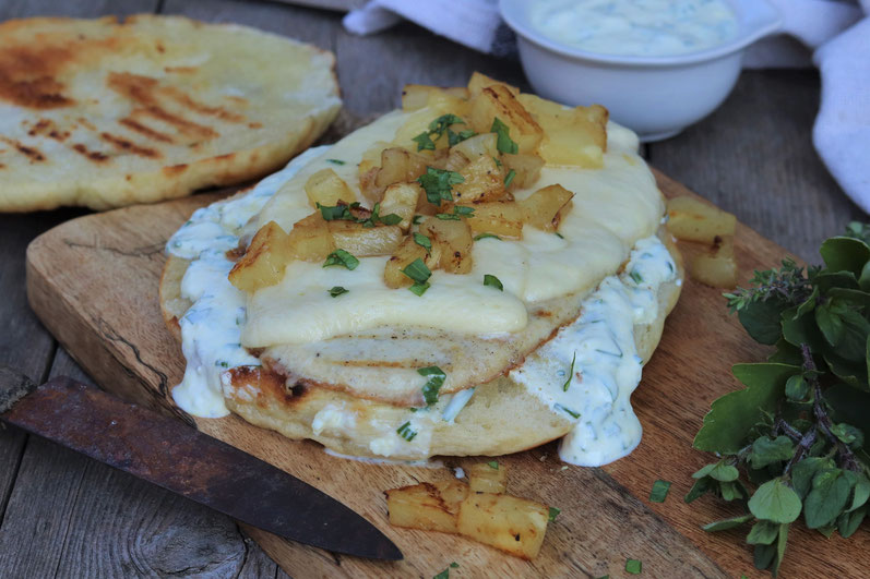 Fladenbrot mit Hermann Fleischlos Schnitzerl