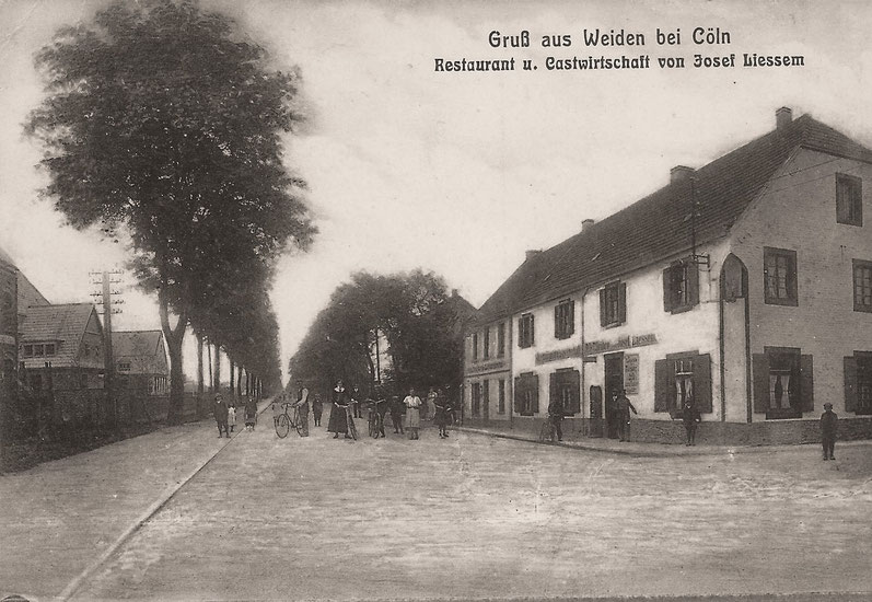 Aachener Straße, Blick dorfauswärts in Richtung Osten (Junkersdorf). Postkarte von 1913, Sammlung Uwe Griep