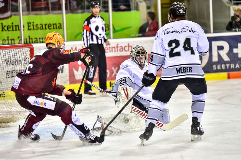 Andy Jenike bleibt vier Mal machtlos (Foto: Birgit Eiblmaier)