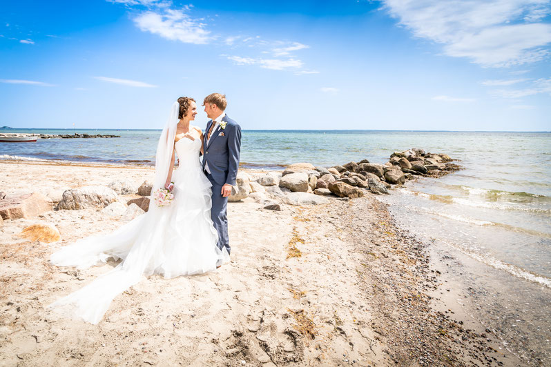 Hochzeitsfotograf Bad Segeberg, Hochzeitsfotos und Hochzeitsreportage in Bad Segeberg, bei den Karl May spielen, Hochzeitsfotograf Dennis Bober DeBo-Fotografie.