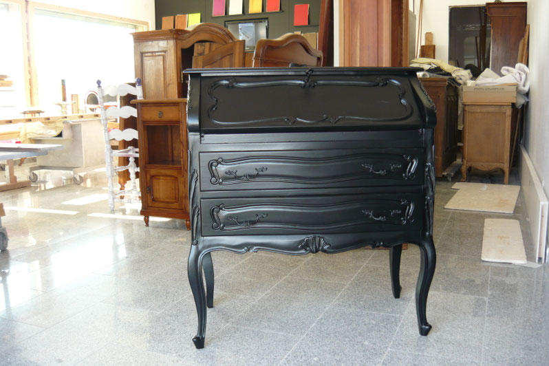 Secrétaire à pente faisant office de console d'entrée