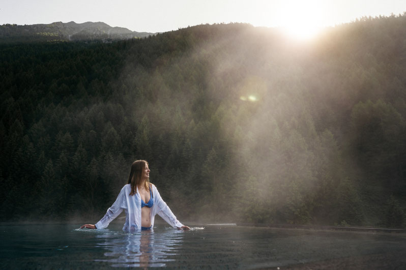 SILENA, your soulful hotel Vals in der Region Gitschberg Jochtal Wellness bedeutet hier mehr als Spa: Es ist ein Fließen, ein Loslassen, ein Heimkommen zu sich selbst. Zwischen Onsen-Pool, Panoramasauna und Tatami-Matte geschieht Achtsamkeit ganz nebenbei