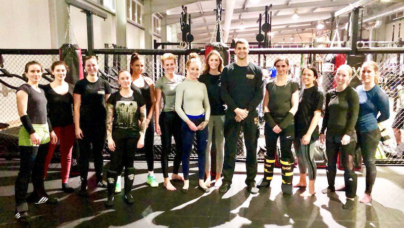 Viele Frauen kommen zu uns und vertrauen unseren ständigen Trainings in Selbstverteidigung