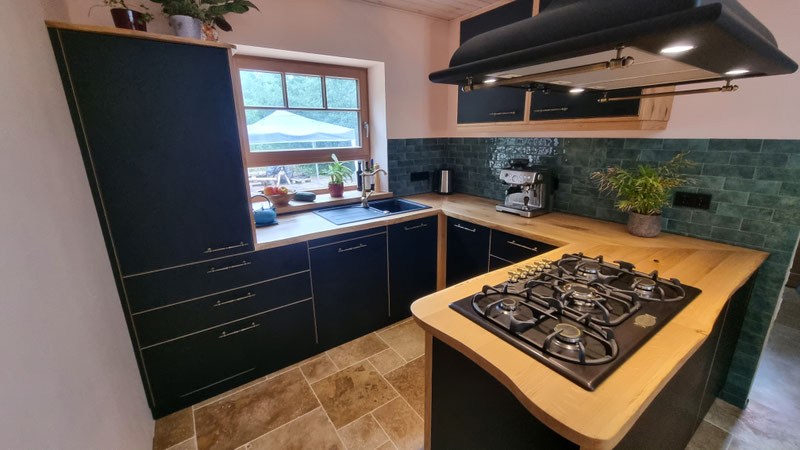 Moebel-nach-Maß-Holzerleben-Manuel-Ullrich-Freiburg-Massivholztisch