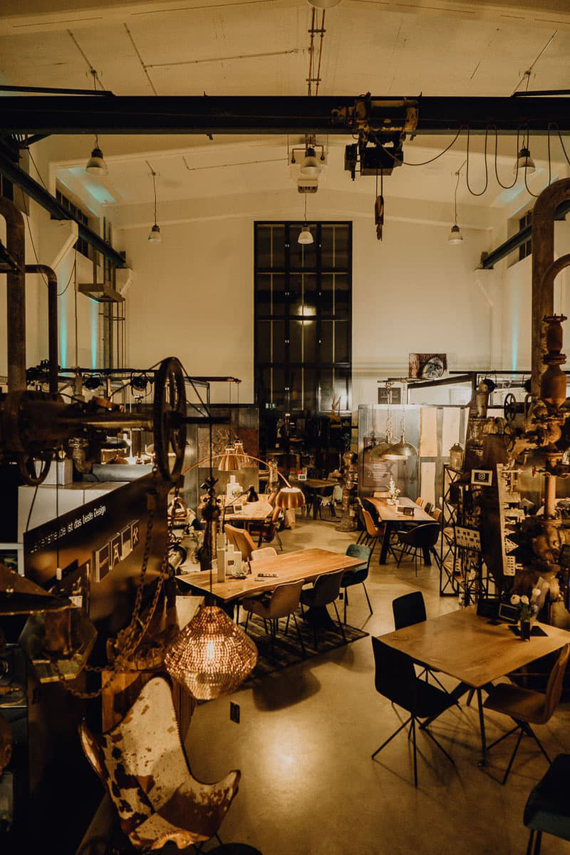 Unsere moderne Industrial-Design-Möbel-Boutique auf Zollverein ... Unsere moderne Industrial-Design-Möbel-Boutique auf Zollverein ...