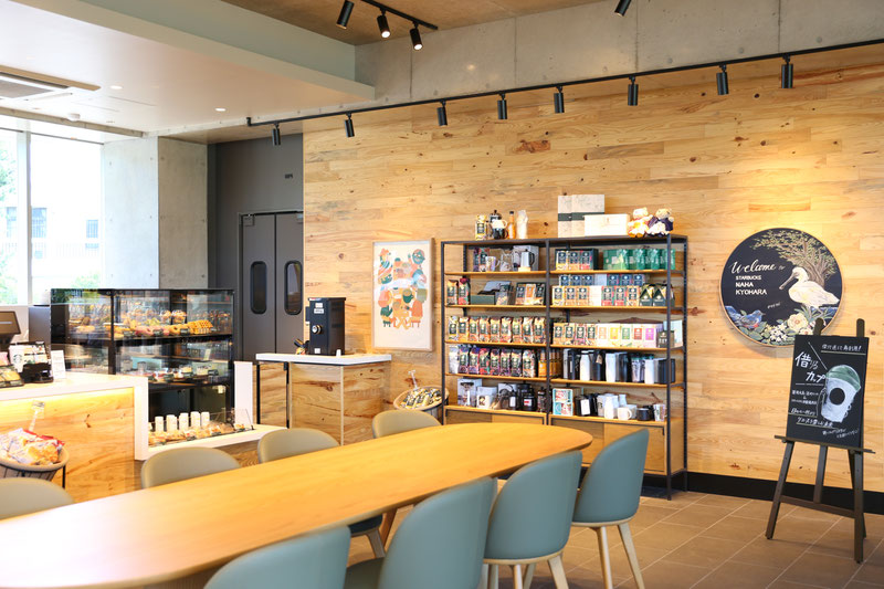 「スターバックス コーヒー 那覇鏡原店」店内3