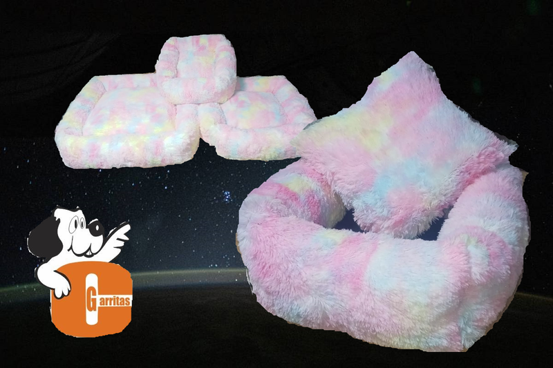 CG-095  CAMA CUADRADA CONFECCIONADA EN PELUCHE DE PELO MEDIANO , RELLENO DE DELCRON SILICONIZADO CIERRES OCULTOS , CON TAPETE INDEPENDIENTE Y BASE DE LONETA CON MEDIDAS DE 50X50  65X65  Y 75X75  CM. 